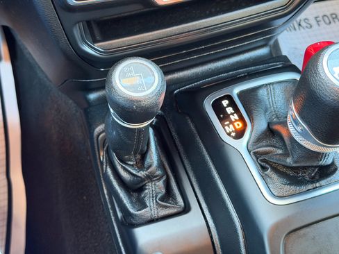 Used 2019 Jeep Wrangler Unlimited Sport S image 24