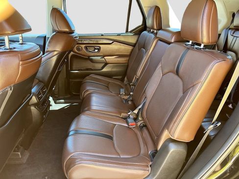 Used 2025 Honda Pilot Elite image 26