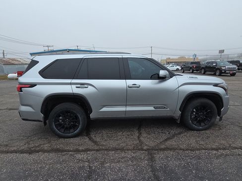 Used 2026 Toyota Sequoia Platinum image 8