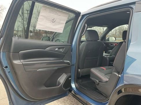 New 2026 Chevrolet Traverse RS w/ LPO, Floor Liner Package AWD/4WD image 14