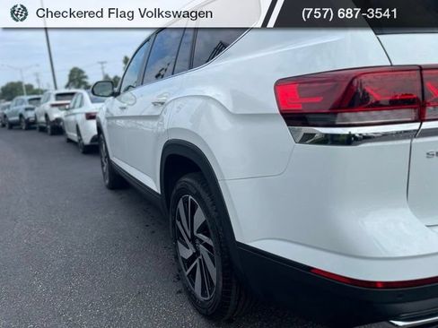 Used 2025 Volkswagen Atlas SE FWD image 8