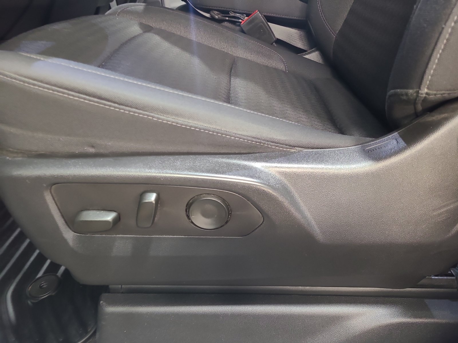 Certified 2023 Chevrolet Silverado 1500 Custom AWD/4WD image 14