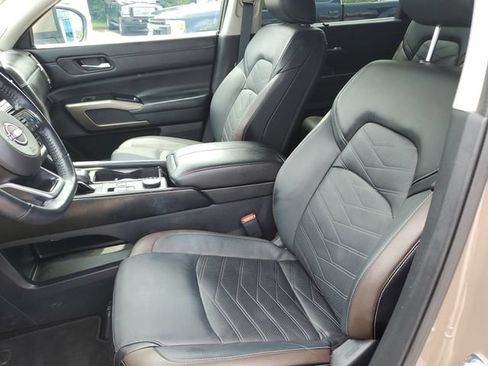 Used 2024 Nissan Pathfinder Platinum w/ Cargo Package AWD/4WD image 17