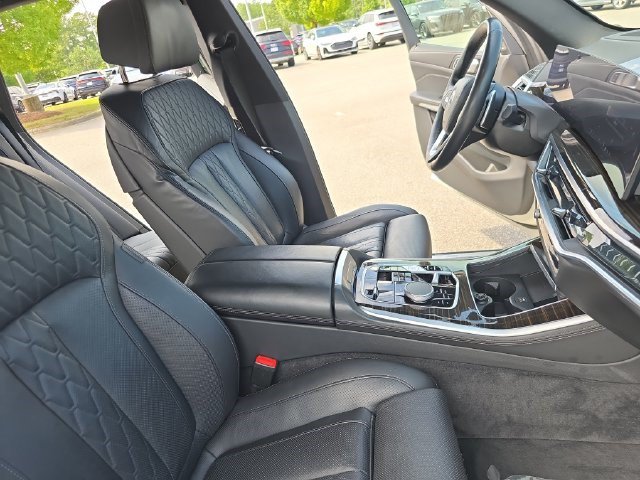 Used 2025 BMW X5 xDrive50e AWD/4WD image 10