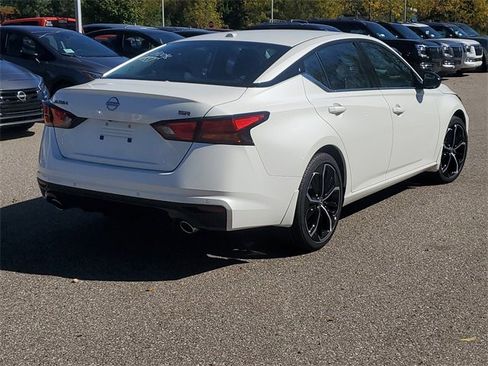 New 2025 Nissan Altima 2.5 SR image 4