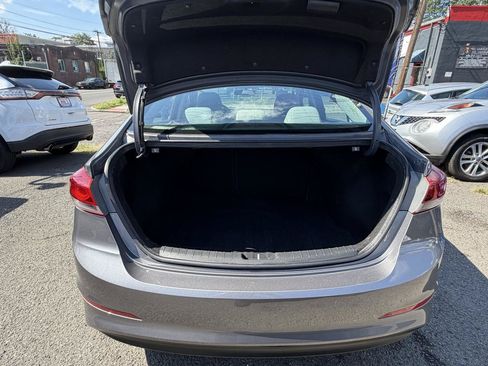 Used 2018 Hyundai Elantra SEL FWD image 9