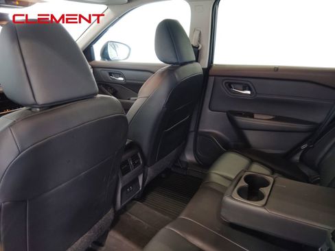 Used 2023 Nissan Rogue SV w/ SV Premium Package image 36