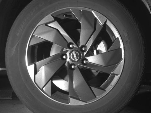 Used 2025 Nissan Rogue SV AWD/4WD image 13