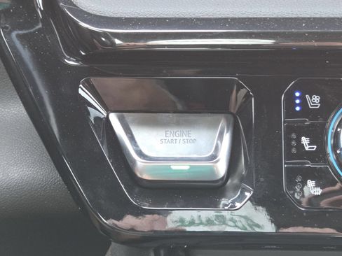 Used 2024 GMC Sierra 2500 AT4 w/ AT4 Premium Plus Package AWD/4WD image 14