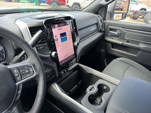 New 2026 RAM 2500 Big Horn AWD/4WD image 24