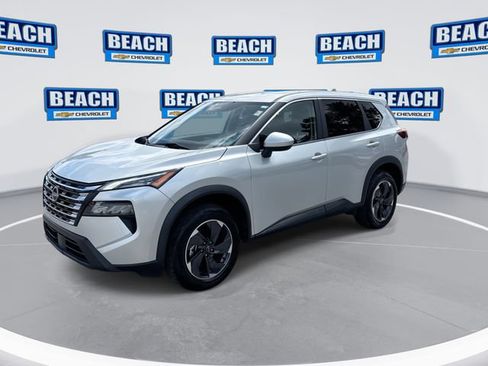 Used 2024 Nissan Rogue SV AWD/4WD image 4
