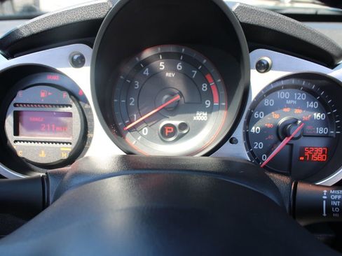 Used 2014 Nissan 370Z Touring RWD image 18