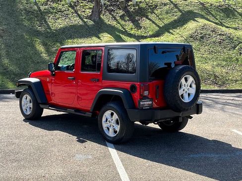 Used 2015 Jeep Wrangler Unlimited Sport w/ Quick Order Package 24S AWD/4WD image 17