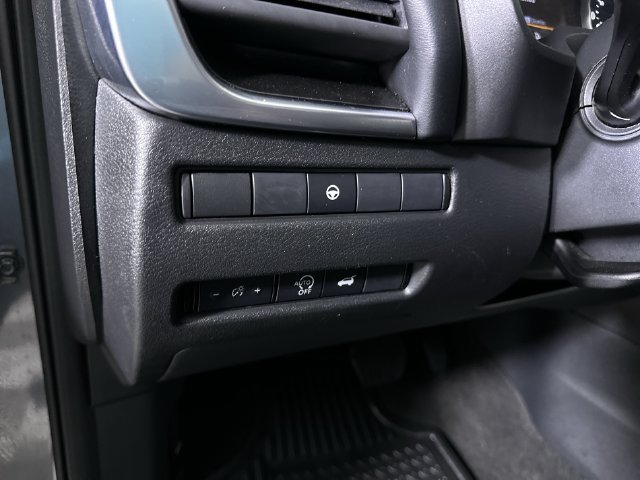 Used 2024 Nissan Rogue SV AWD/4WD image 18