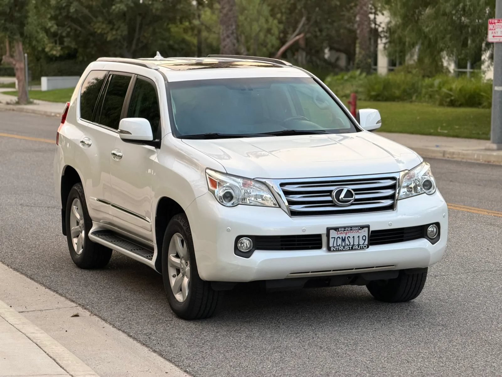 Used 2013 Lexus GX 460 w/ Convenience Pkg AWD/4WD image 3