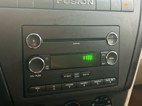 Used 2009 Ford Fusion S FWD image 13