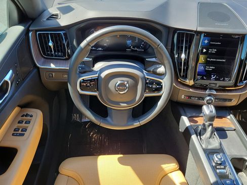 Used 2021 Volvo XC60 T5 Inscription FWD image 19