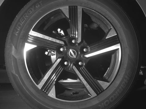 Used 2025 Nissan Sentra SV FWD image 15