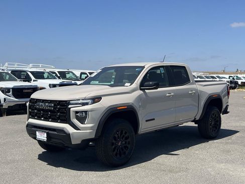 New 2026 GMC Canyon Elevation w/ LPO, Black Badging Package RWD image 7