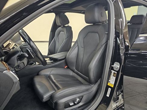 Used 2020 BMW 530i w/ Convenience Package image 18