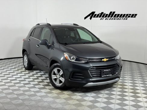 Used 2018 Chevrolet Trax LT w/ LT Convenience Package FWD image 1