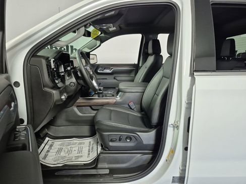 Certified 2026 GMC Sierra 1500 SLT w/ SLT Convenience Package image 14