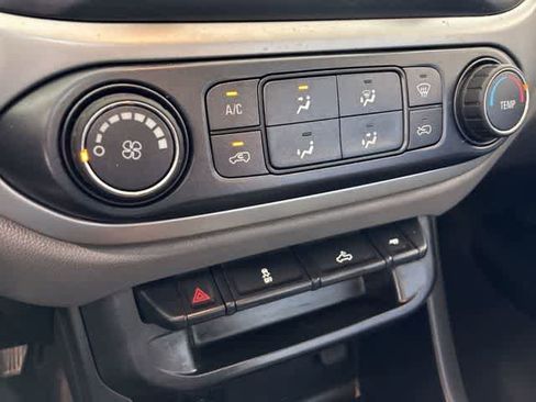 Used 2019 Chevrolet Colorado LT image 40