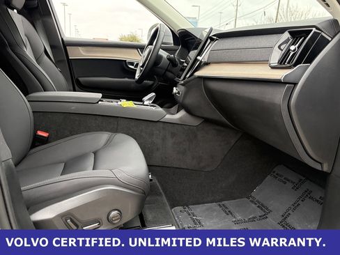 Certified 2025 Volvo XC90 B6 Plus image 37