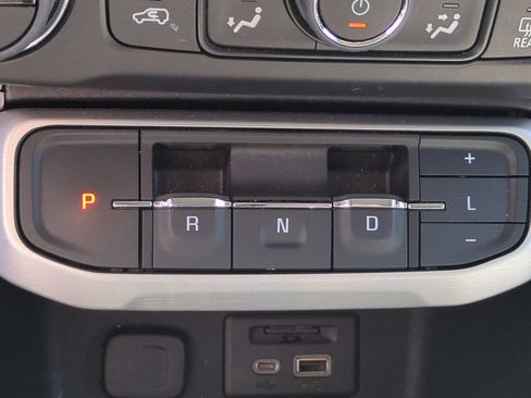 Certified 2023 GMC Acadia SLT w/ Technology Package FWD image 16