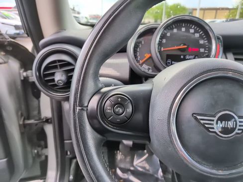 Used 2019 MINI Cooper 2-Door Hardtop FWD image 16