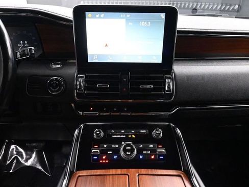 Used 2019 Lincoln Navigator L Reserve image 31