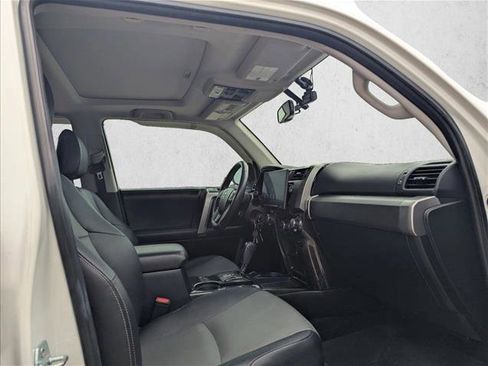 Used 2017 Toyota 4Runner SR5 Premium RWD image 14