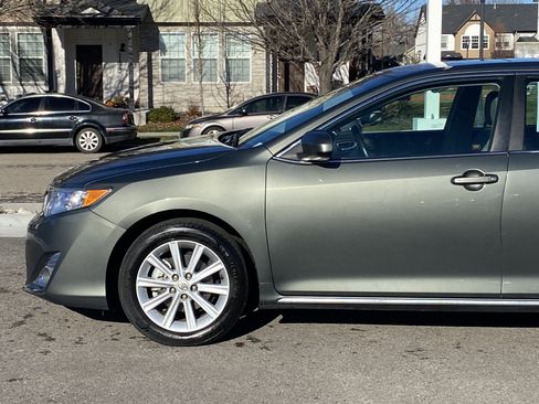 Used 2014 Toyota Camry L image 2