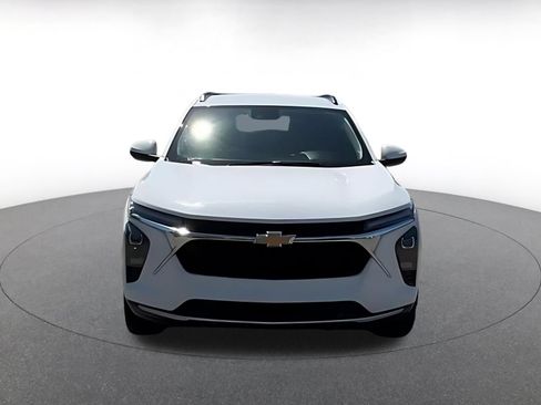 Used 2025 Chevrolet Trax LT FWD image 4