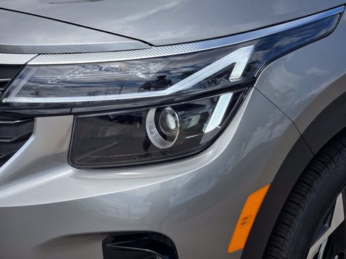 New 2026 Kia Seltos S FWD image 6