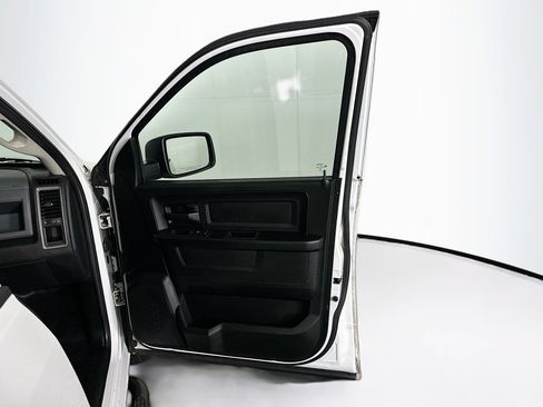Used 2017 RAM 1500 Tradesman RWD image 28