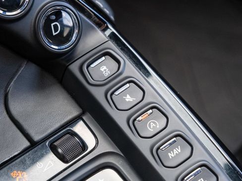 Used 2019 Aston Martin V8 Vantage Coupe RWD image 32