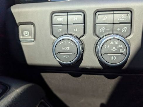 Used 2024 GMC Sierra 2500 AT4 w/ AT4 Premium Plus Package image 23