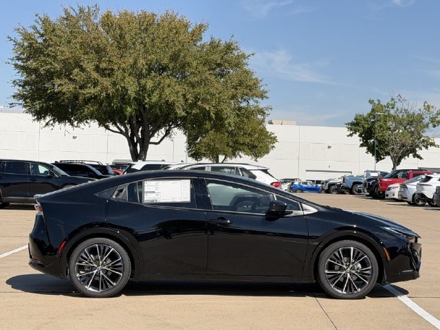 New 2027 Toyota Prius XLE FWD image 3