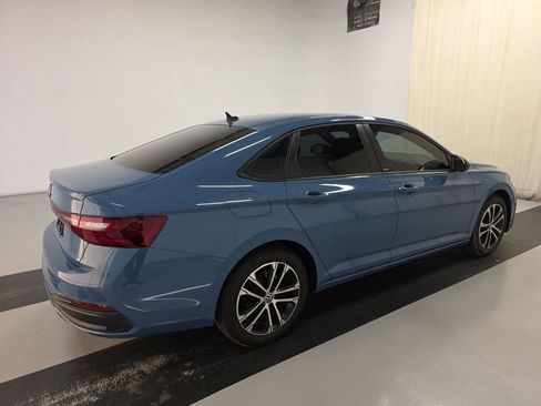 Used 2025 Volkswagen Jetta Sport FWD image 5