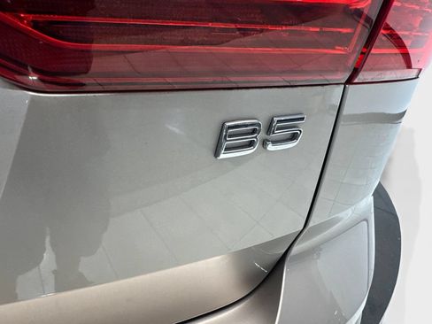 Used 2023 Volvo XC60 B5 Plus FWD image 24