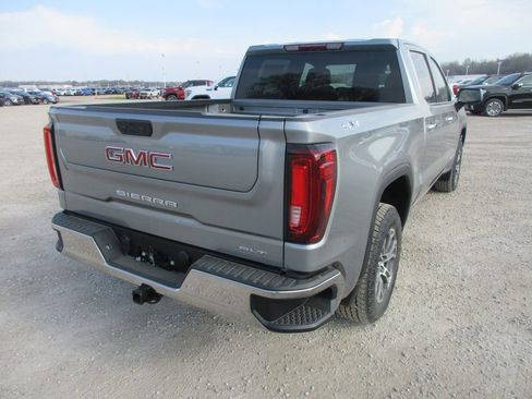 New 2026 GMC Sierra 1500 SLT image 5