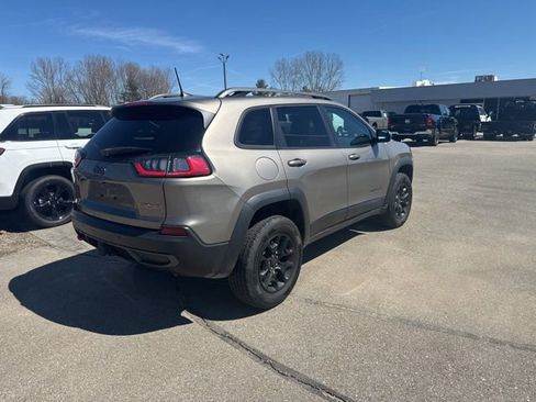 Used 2020 Jeep Cherokee Trailhawk AWD/4WD image 3