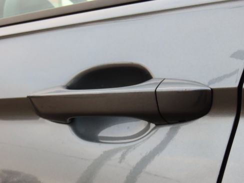 Used 2018 Volkswagen Tiguan S image 21