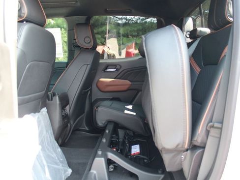 New 2025 GMC Canyon AT4 w/ Technology Plus Package image 31