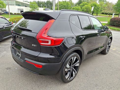 Used 2023 Volvo XC40 B5 Plus w/ Protection Package Premier AWD/4WD image 6