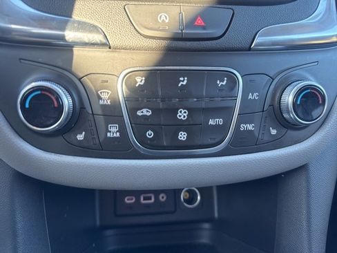 Used 2024 Chevrolet Equinox LT image 15