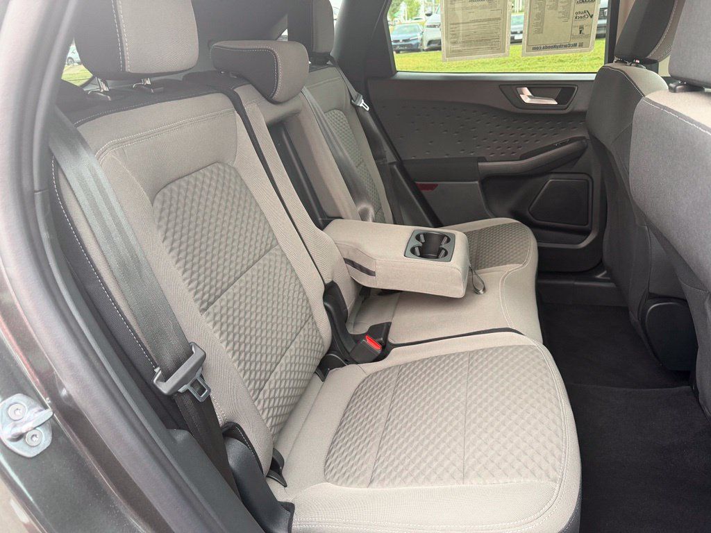 Used 2020 Ford Escape SE Sport FWD image 30
