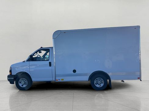 New 2025 Chevrolet Express 3500 w/ Power Convenience Package image 4