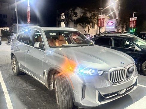 Used 2024 BMW X5 sDrive40i w/ Parking Assistance Package image 1